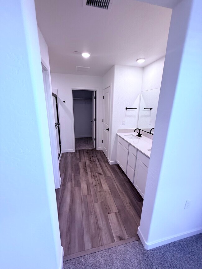 Building Photo - 6461 W Austin Wy