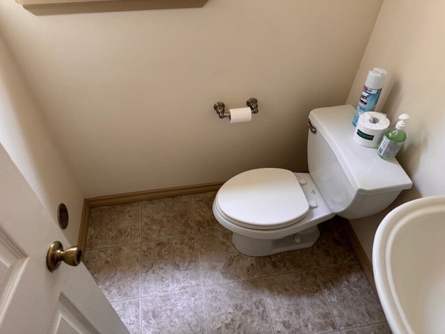 Building Photo - 415 Louis Ln