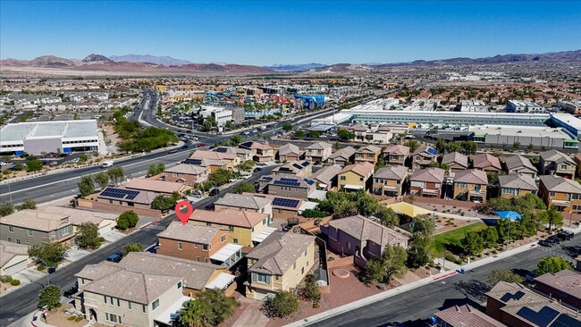 Building Photo - Gorgeous 4BR/2.5BA/2GA Two-Story Gem in Ga...