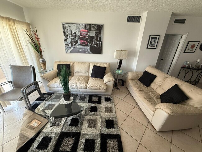 Building Photo - 1950 S Ocean Dr