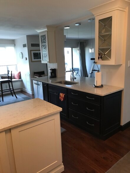 Building Photo - 2525 Main St