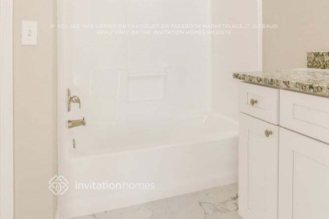 Building Photo - 4920 Aventura Blvd