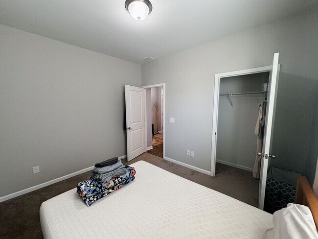 Building Photo - 9648 Brandishing Rd