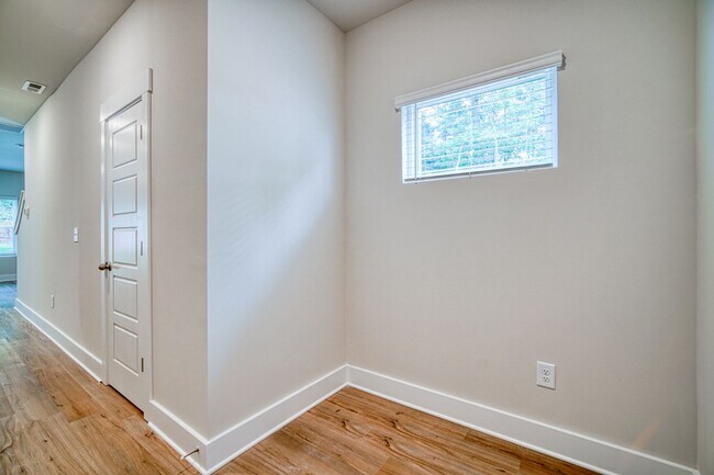 Building Photo - 691 Millwright Wy