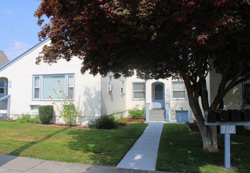 Building Photo - 710 Monroe St