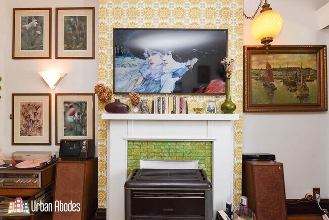 Building Photo - 2819 W Shakespeare Ave