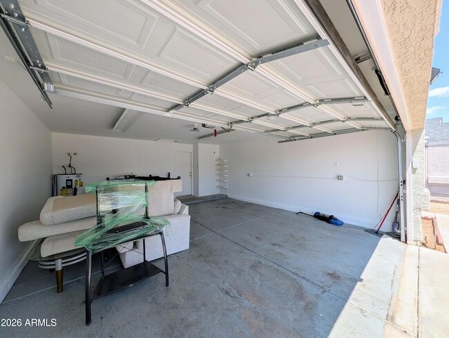 Building Photo - 2824 W Angela Dr