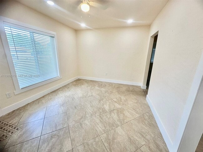 Building Photo - 2014 NW 43rd St