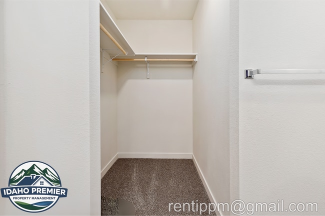 Building Photo - 7642 E Lightfoot St