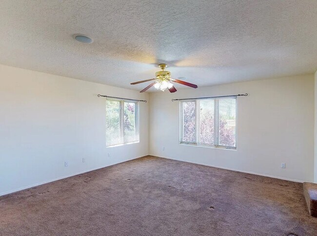 Building Photo - 3254 Nizhoni Dr