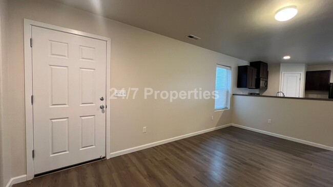 Building Photo - *$900 off!* 2BD I 2BA Home - Bear Creek in...