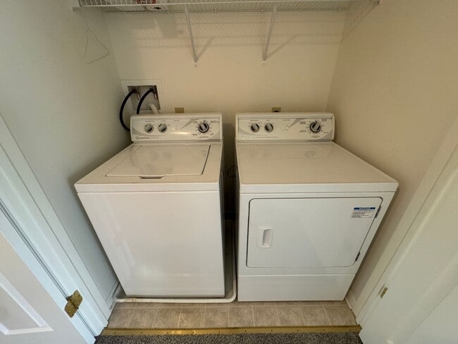 Building Photo - THREE BEDROOM TOWNHOUSE- East Penn Schools