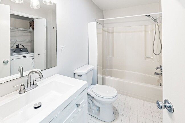 Building Photo - 33 Foxtail Ct