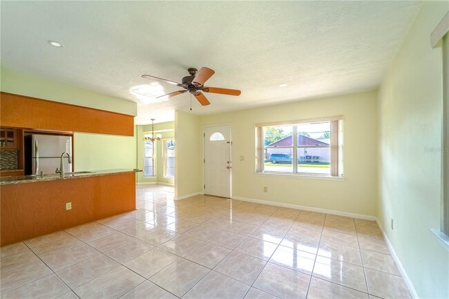 Building Photo - 3352 Netherwood Dr