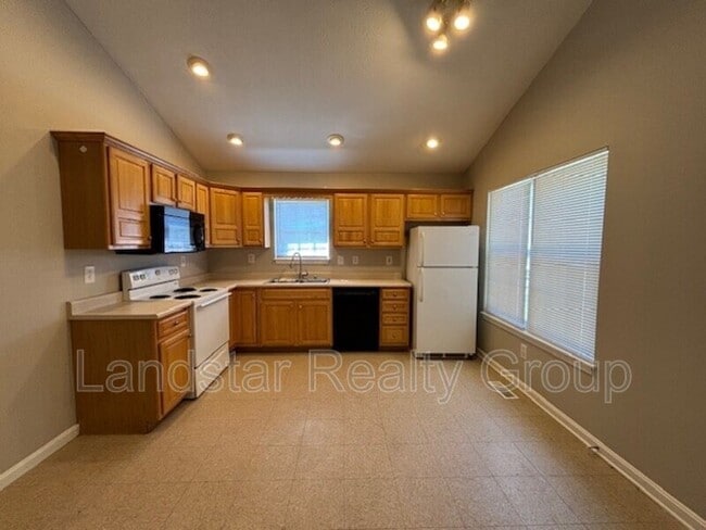 Building Photo - 3763 Parthenia Ave