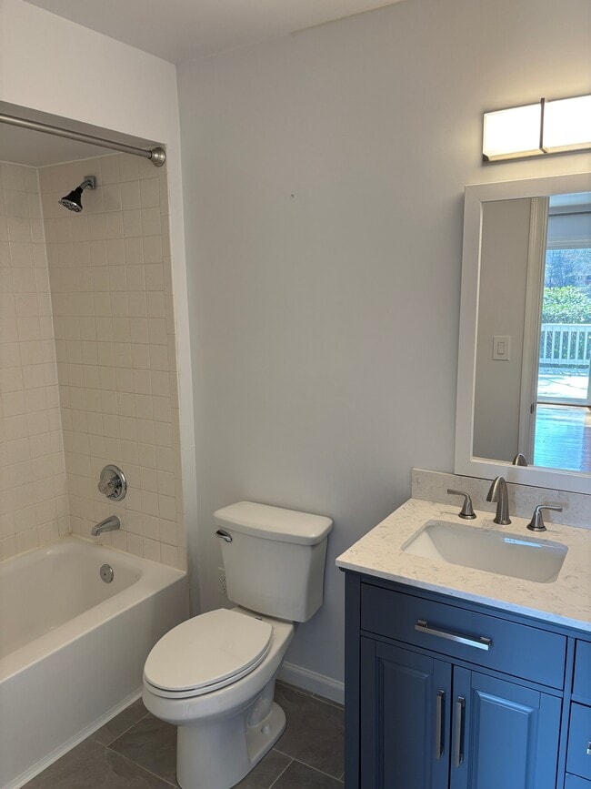 Building Photo - 60 Gingham Ln