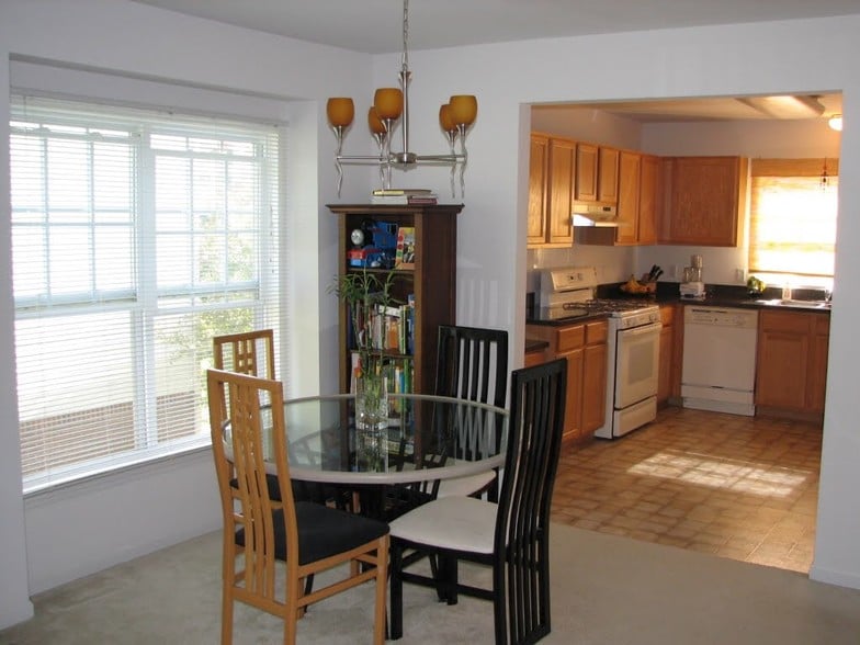 Building Photo - 3144 Promenade Cir