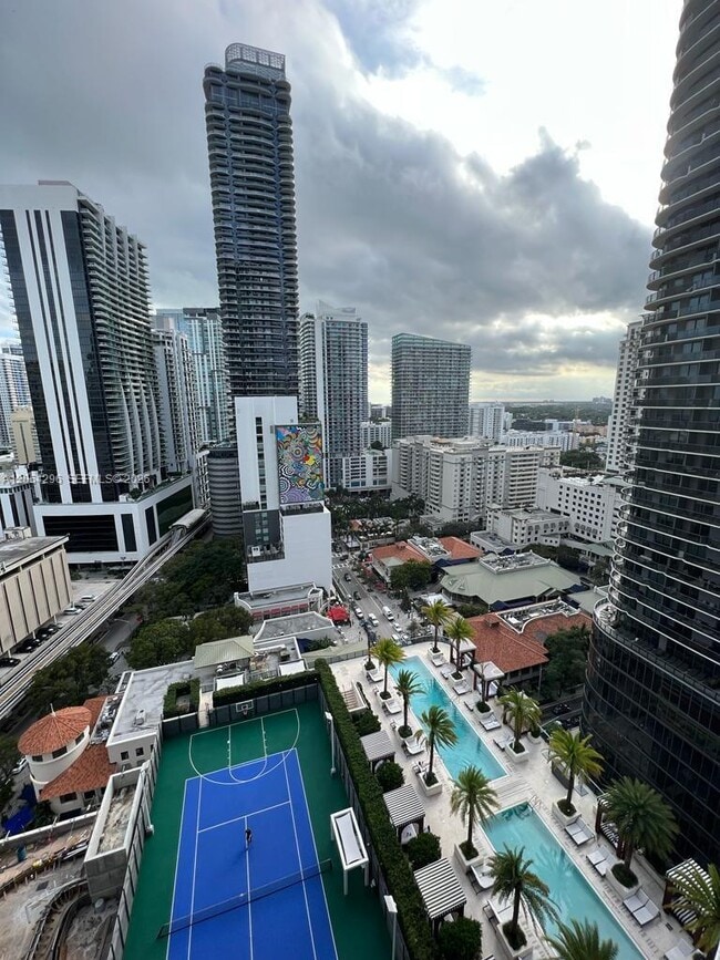 Building Photo - 801 S Miami Ave