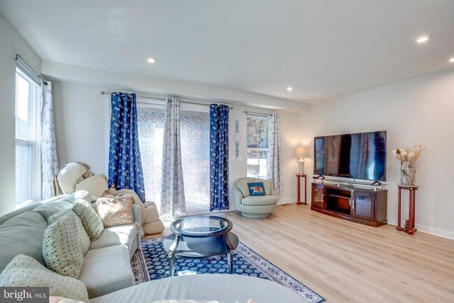 Building Photo - 4468 Sulford Ter