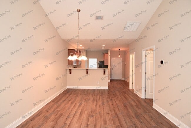 Building Photo - $1,350 - 2 Bed/2 Bath House for rent in Gr...