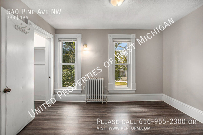 Building Photo - Available Now | 3 Bed 1 Bath Apartment in ...