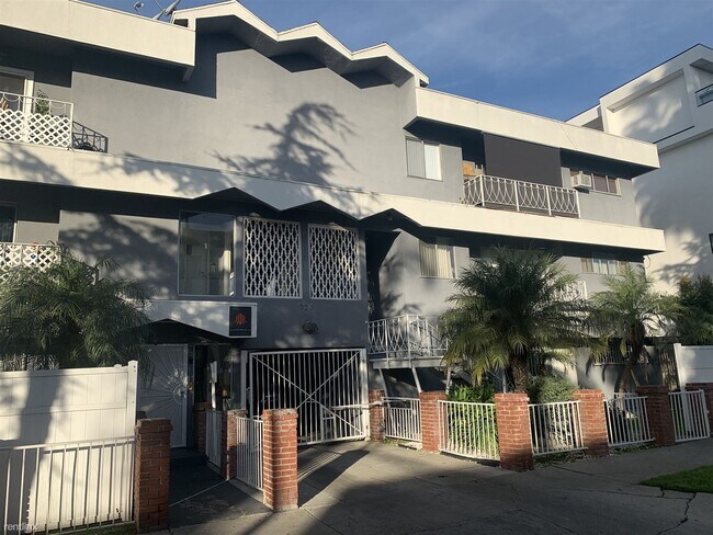 Building Photo - 723 N Gramercy Pl