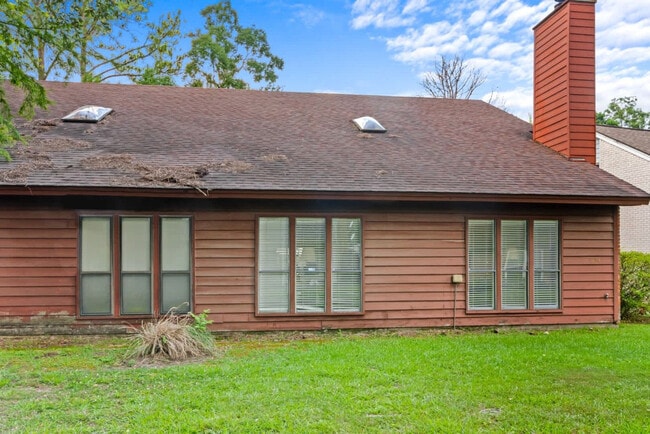 Building Photo - 1274 Sharlo Ave