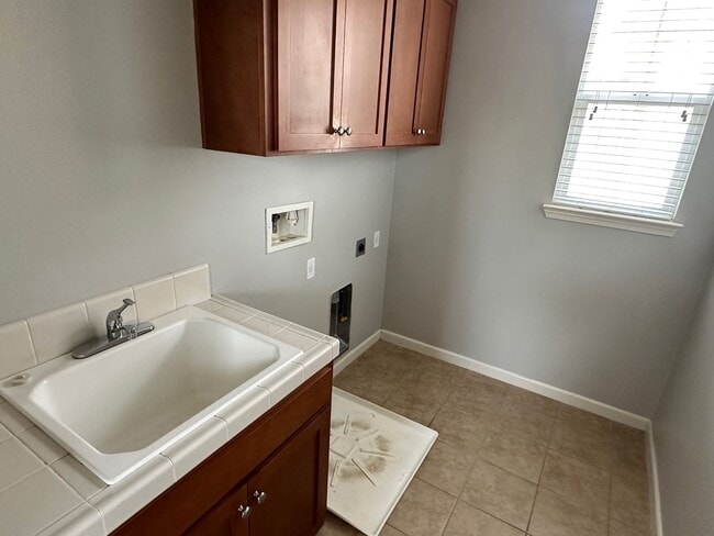 Building Photo - Spacious 4 Bed, 3 Bath House in Mountain House, CA