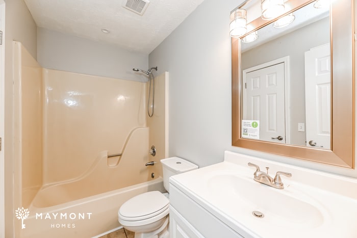 Building Photo - 606 Six Lakes Dr