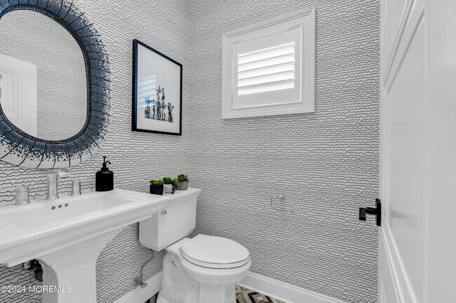 Building Photo - 3574 Ocean Terrace