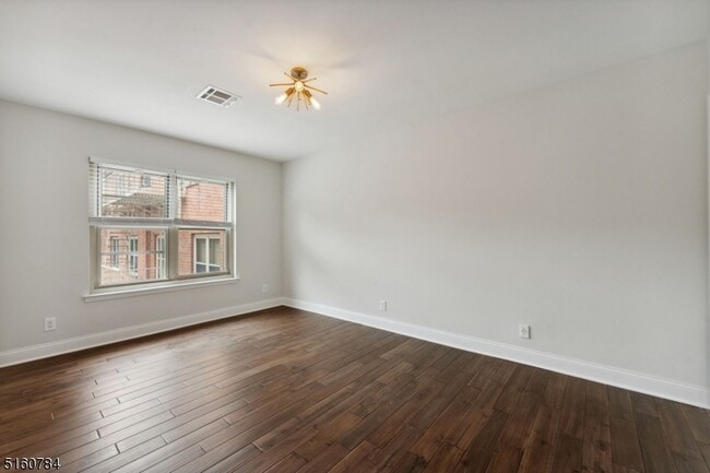 Building Photo - 31 Upper Mountain Ave