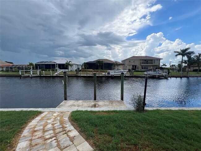 Building Photo - 2821 Coral Way