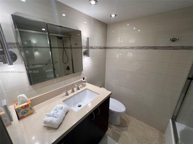 Building Photo - 5151 Collins Ave