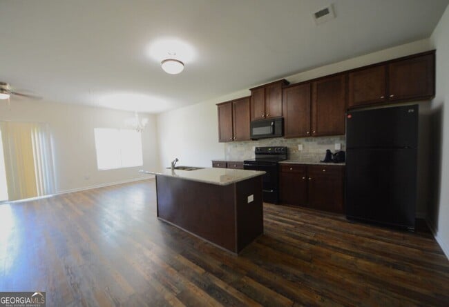 Building Photo - 1597 Iris Walk