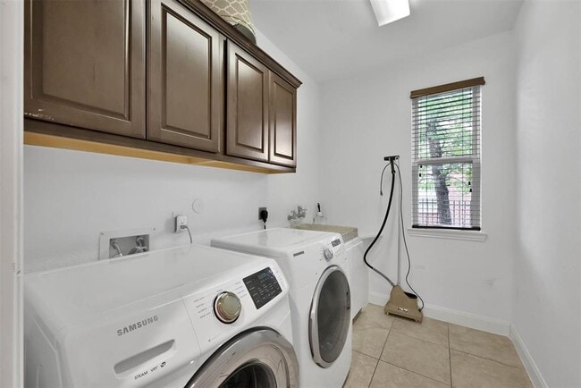 Building Photo - 51 Sandwell Place