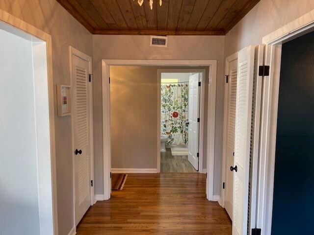 Building Photo - 2002 Greenwood Dr