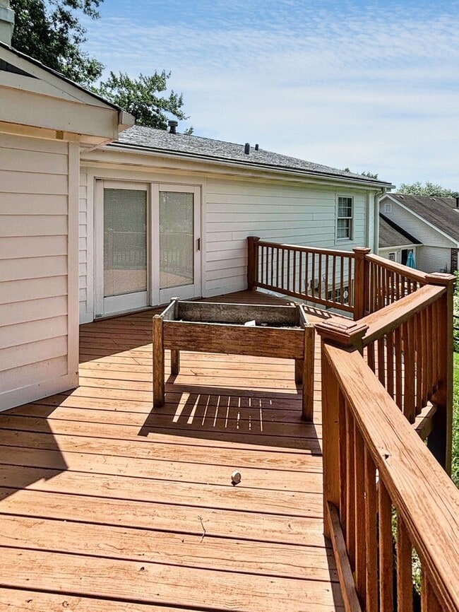 Building Photo - 813 Big Bend Woods Dr