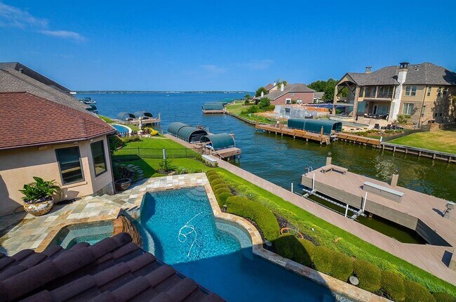 Building Photo - 12316 Oak Bend Cir