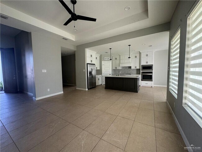 Building Photo - 15 W Southland Ave