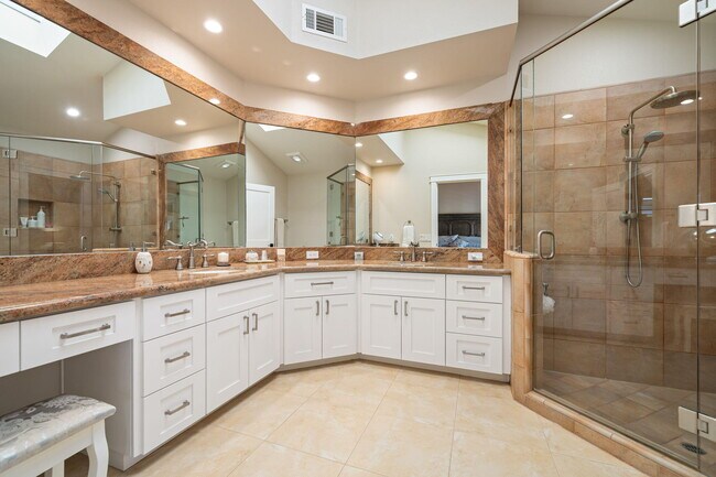 Building Photo - 321 Bouquet Canyon Dr