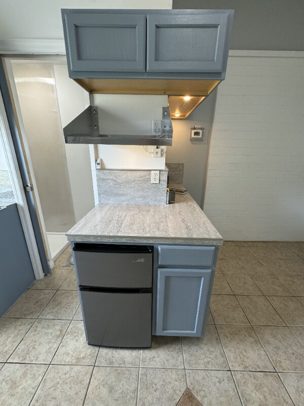 Building Photo - 142 Ashley St