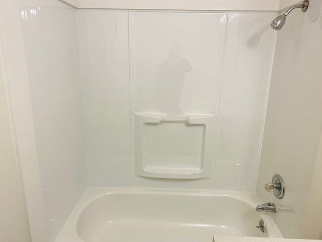 Building Photo - Single Level totally renovated 3 bedroom delight