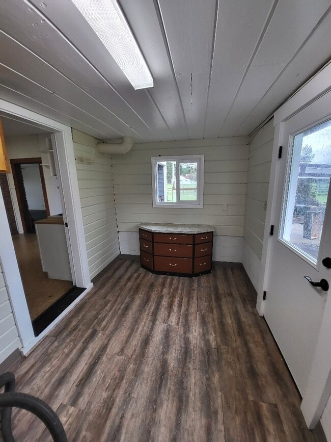 Building Photo - STATUS: *PENDING APPLICATION*| R98C | $2095.00