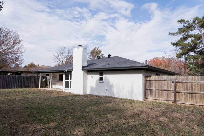 Building Photo - 2861 Panhandle Dr