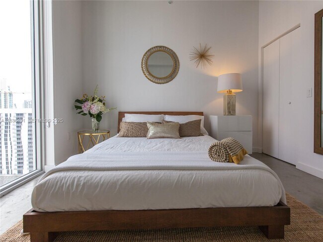 Building Photo - 151 SE 1st St