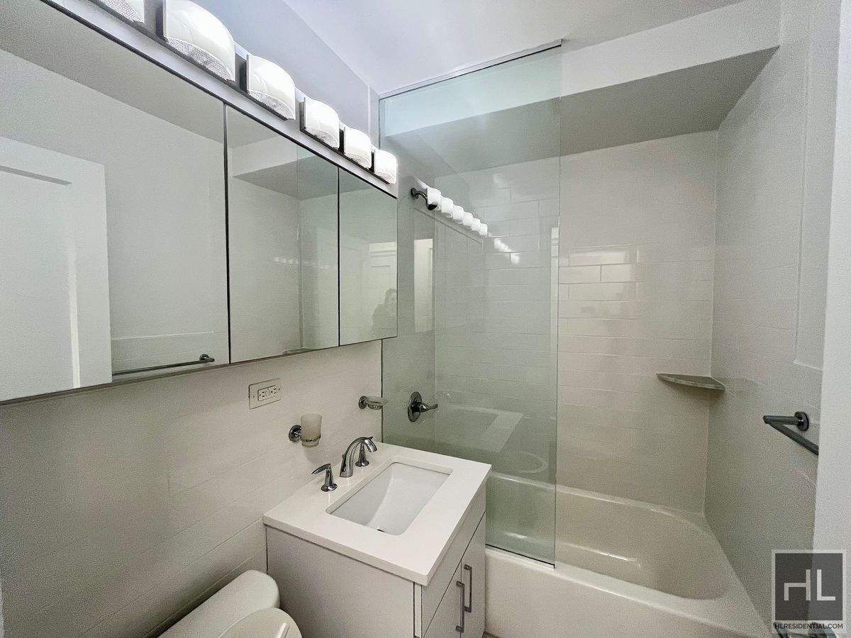 Building Photo - EAST 38 STREET