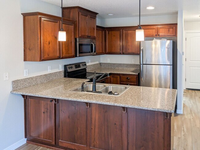 Building Photo - 407-409 Madrona Ave SE