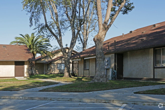 Building Photo - Linmar Apartments