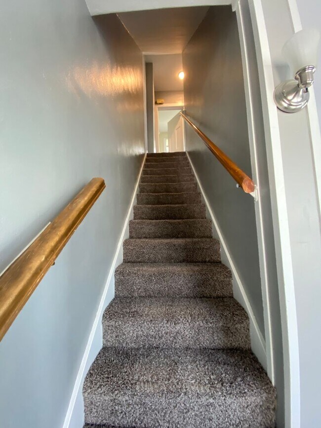 Building Photo - -520/522