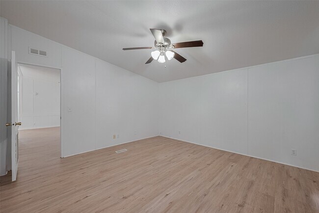 Building Photo - 16282 Wild Oak Ln